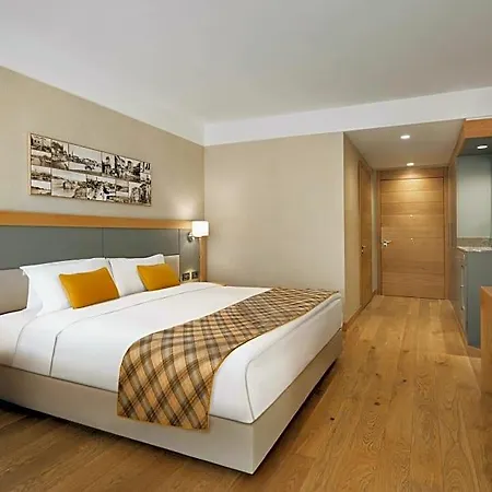 Hotel Ramada & By Wyndham 4*