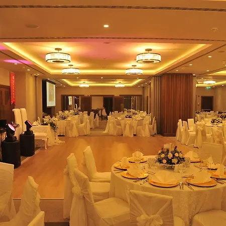 Готель Ramada & By Wyndham