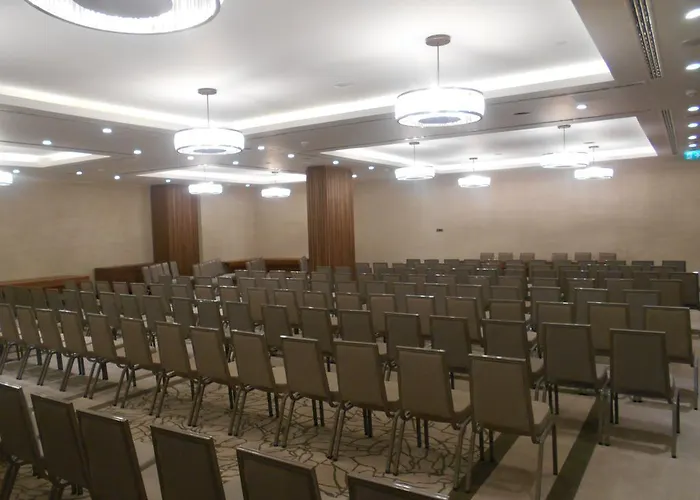 Отель Ramada & Адана