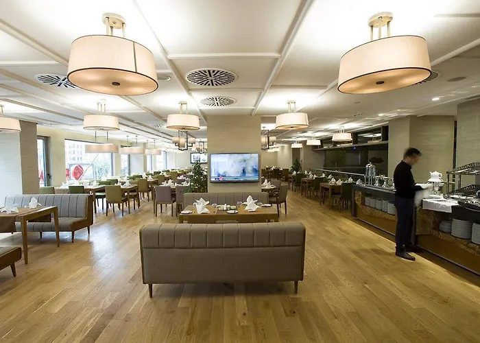 Ramada & 4* Адана